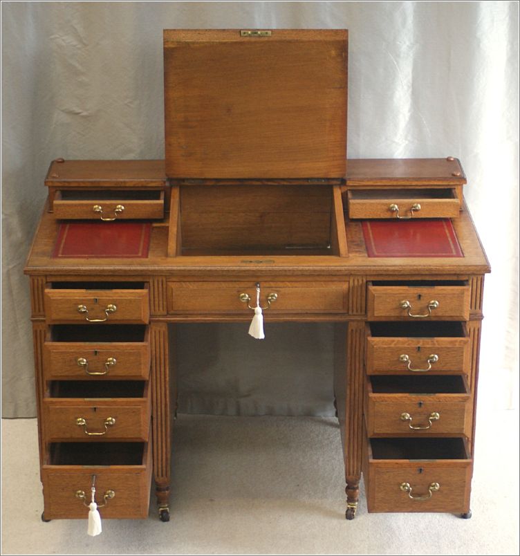 4025 Antique Oak Dickens Desk (5)